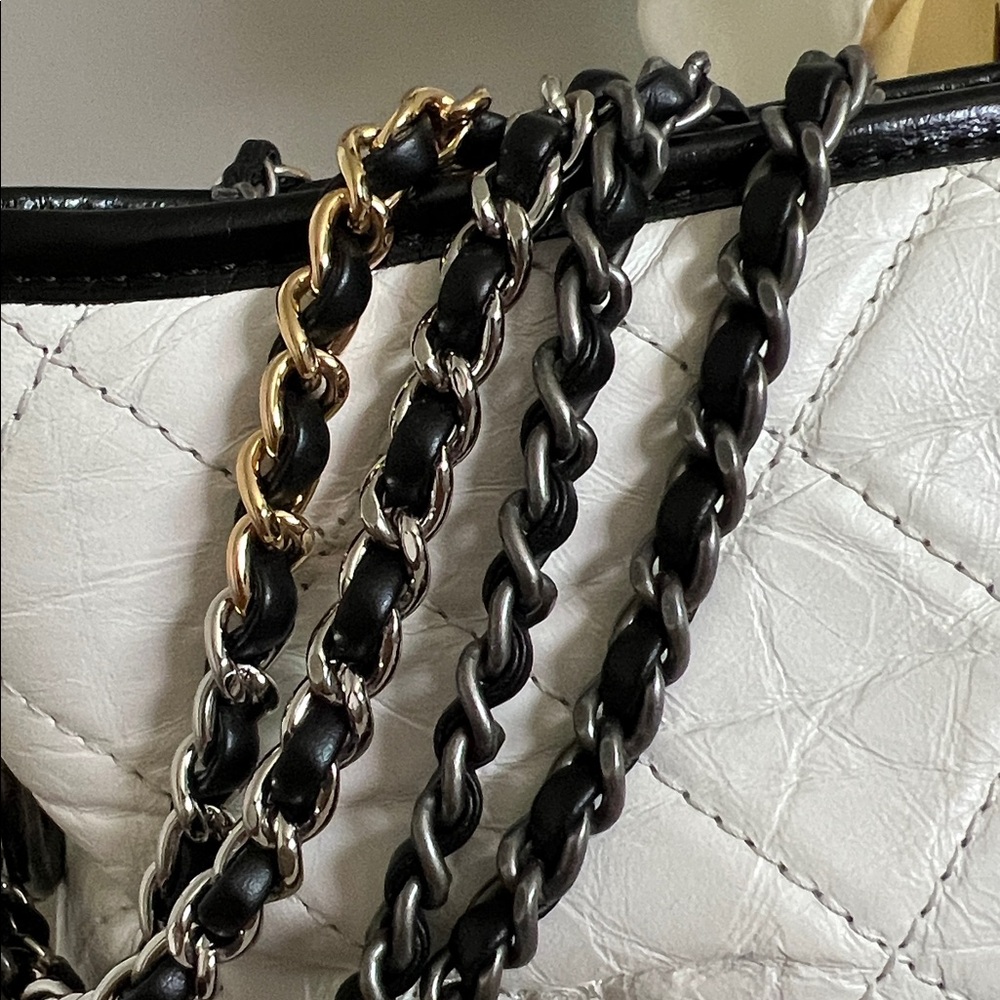 Authentic CHANEL CC Gabrielle Chain Shoulder BagCalfskin Leather - Picture 11 of 17